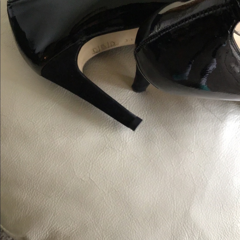 J. RENEE Shoes - Picture 2 of 5